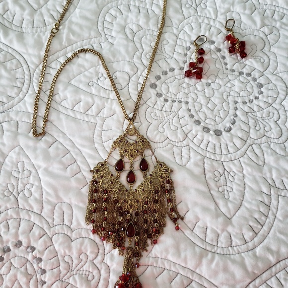 Necklace and earrings set - Picture 3 of 4